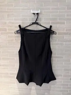 ブラックノースリーブフレアトップス