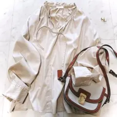 美品　ballsey ハイカウントサテン フリルネックブラウス　トゥモローランド