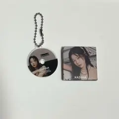 LE SSERAFIM カズハ ガチャガチャ CD風アクリルチャーム