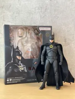 BANDAI BATMAN (THE FLASH) フィギュアーツ　バットマンのサムネイル