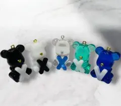 レジンキーホルダー　 クマ型キーホルダー　ハンドメイド　オーダーメイド　チャーム