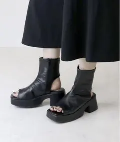 スクエア厚底ショートブーツサンダル LOVEHUNTER