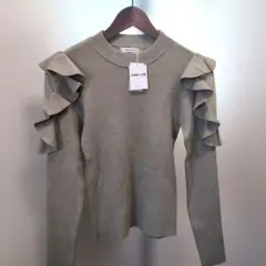 【新品未使用】INGNIフリル付きリブ編み長袖ニット【定価5390円】