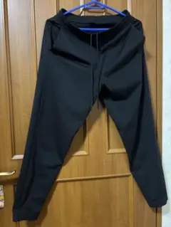 ユニクロ　ウルトラストレッチアクティブパンツ　Mサイズ　241-413835