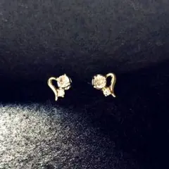 ゴールドカラー ストーンピアス 両耳用　ハート