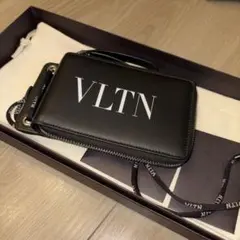 VALENTINO GARAVANI VLTN ネックウォレット - メルカリ
