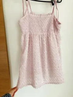 淡いピンクのモヘア風キャミソール