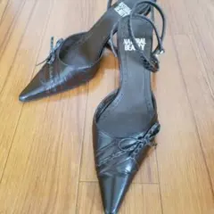 アンクルストラップ　パンプスのサムネイル