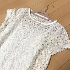 セブンデイズサンデイ★柔らかレースカットソーＭ　刺繍　春夏のサムネイル