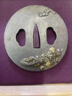 銅地 鋤彫 銀高彫象嵌 「梟」 図柄 高級鍔江戸時代保証 箱付 - メルカリ