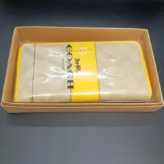 最終価格♥コーチ　長財布 アウトレット ラウンドファスナー ベージュ/イエロー