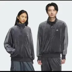 adidas ベロアセットアップ　グレー
