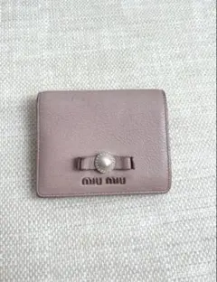 極美品✨miumiu ミュウミュウ リボン 2つ折り財布 マドラス　グレー 極美品✨miumiu ミュウミュウ リボン 2つ折り財布 マドラス