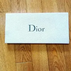 Dior ホワイト ギフトボックス