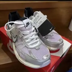 NIKE V2K RUN スニーカーのサムネイル