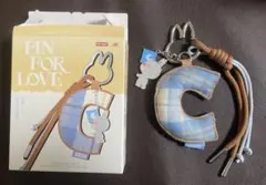 ラブブ PIN FOR LOVE イニシャル アルファベット キーリング　C