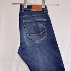 C27 SIVIGLIA ストレートデニムパンツ ジーンズ サイズ31のサムネイル
