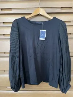 【新品未使用】　Ragout 黒　長袖　トップス　L