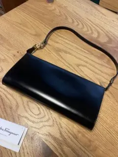 2025年最新】ferragamo ショルダーバッグの人気アイテム - メルカリ