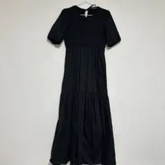 ZARA パフスリーブワンピース　ブラック