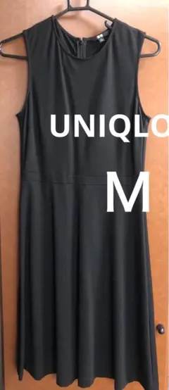 美品ユニクロ　ポンチフレアワンピース　ノースリーブ　Ｍ　ブラック