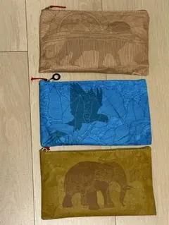 や*ん様 【新品未使用】エミレーツ航空　アメニティポーチ