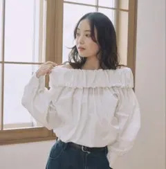 Alumu. オフショルダー ホワイトブラウス
