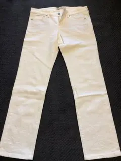 UNIQLO ホワイト デニム パンツ　ユニクロ　ジーンズ