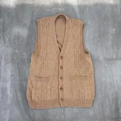 ケーブルニット ベスト ブラウン Vネックのサムネイル