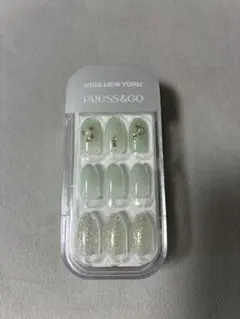 KISS NEW YORK PRESS&GO ネイルチップのサムネイル