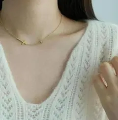 匿名配送　 クロス　チェーン　ビジュー付き　ネックレス　ゴールド　ステンレス