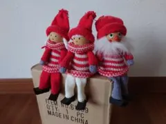 赤と白のストライプ サンタと子供の人形 3体セット