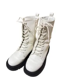 ⭐️Lugnoncure⭐️ホワイト 厚底 レースアップブーツ　Mサイズ（着画あり）
