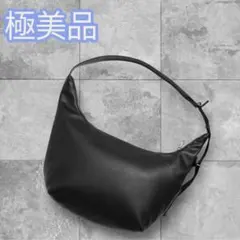 アーカイブ　ボディーバック　ワンショルダーバック　レザー　黒　Y2K グランジ