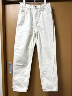 ホワイト ストレートパンツ　ユニクロ　22インチ