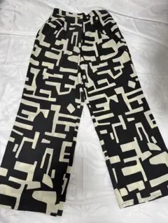 幾何学模様 ワイドパンツ ブラック・ホワイト