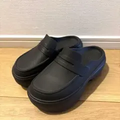 crocsブラック 厚底サンダル ローファーSTOMP スリッポン　BEAMSのサムネイル