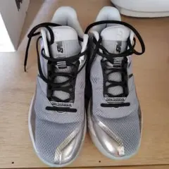 New Balance バスケットボールシューズ シルバー/グレー