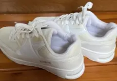 新品　EDWIN ホワイト スニーカー エアクッション