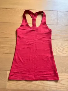 Lululemon タンクトップ 朱色 ４