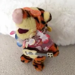 ディズニー ティガー ぬいぐるみ バッジ ハワイ アロハ ウクレレ マスコット