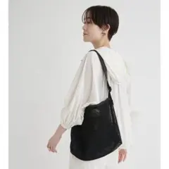 emmi エミ メッシュショルダーバッグ　黒　ブラックのサムネイル