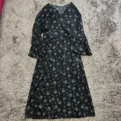 GU 花柄フレアスリーブワンピース
