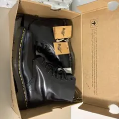 本日限定！【新品】Dr. Martens 8ホール ブーツ ブラック箱付きのサムネイル