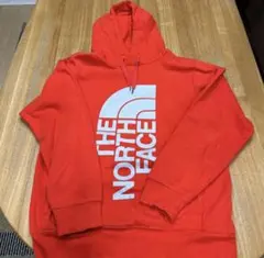 オレンジ パーカー