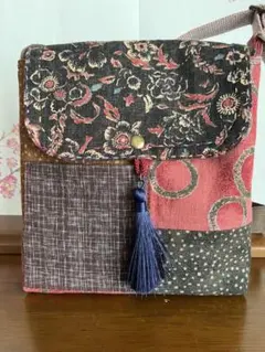 パッチワークショルダーバッグ　ハンドメイド