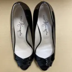 新品・未使用　銀座かねまつ パンプス　　黒エナメル　オープントゥ　ポインテッド
