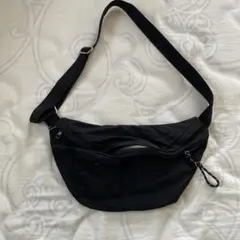 ボディバッグ　C•O•L•Z•A