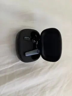 earfun air pro 3 黒　右耳・イヤホンケースのサムネイル