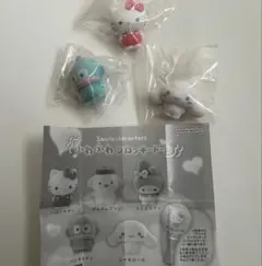 ふわふわフロッキードール　サンリオ　ハンギョドン　シナモロール　キティ